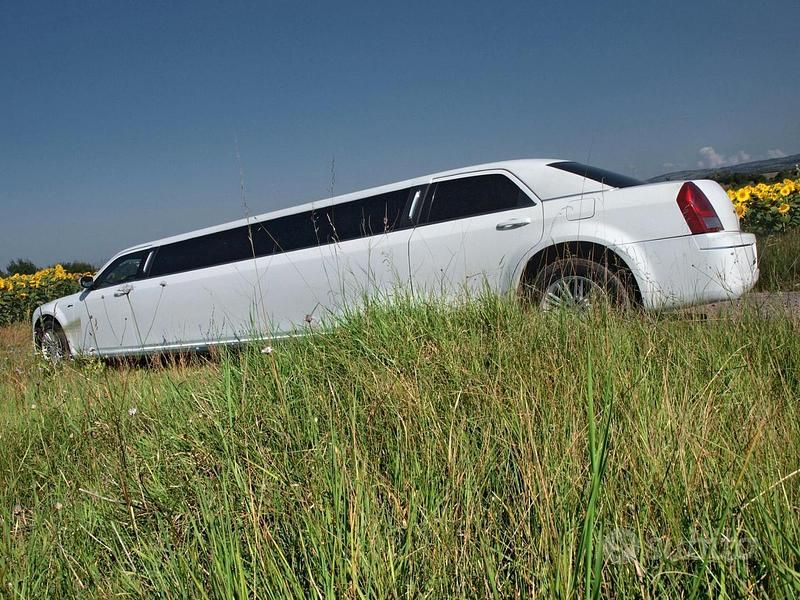 Usata Chrysler 300 249 CV (183 kW) 2010 Bianco Berlina