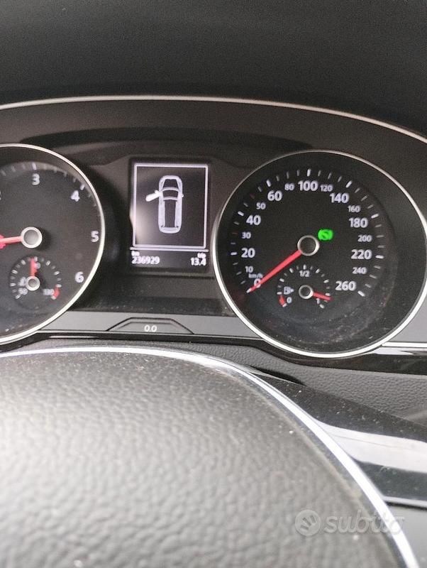 Usata VW Passat 120 CV (88 kW) 2018 Grigio Station wagon