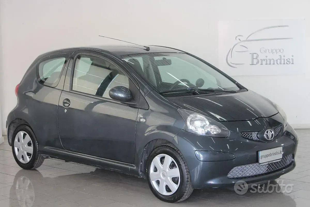 Usata Toyota Aygo Sol 67 CV (49 kW) 2005 Utilitaria