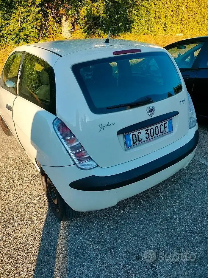 Usata Lancia Ypsilon 69 CV (50 kW) 2006 Grigio Utilitaria