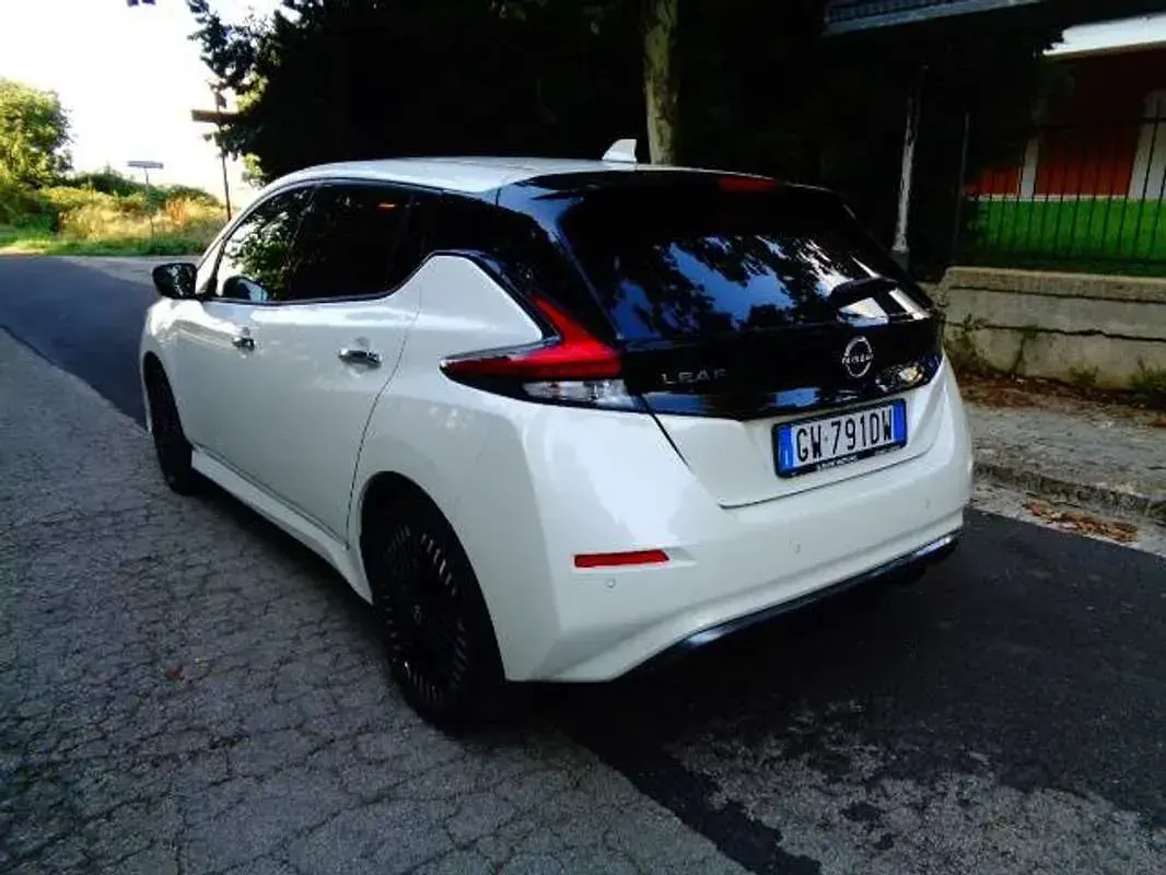Usata Nissan Leaf N-Connecta 160 kW (218 CV) 2024 Bianco Utilitaria