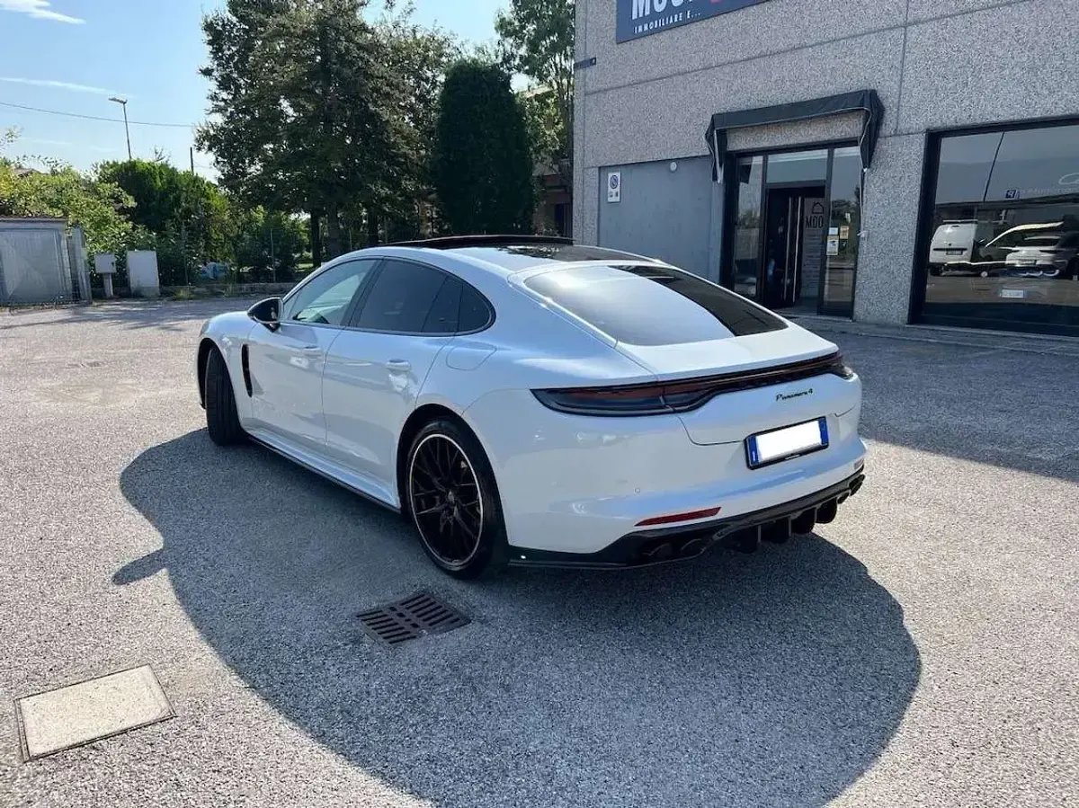 Usata Porsche Panamera 4 E-Hybrid 330 CV (242 kW) 2021 Bianco Utilitaria