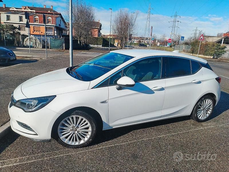 Usata Opel Astra Innovation 136 CV (100 kW) 2016 Berlina