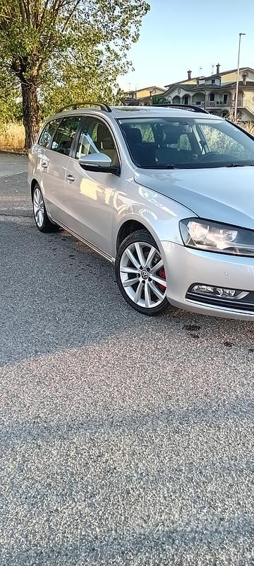 Usata VW Passat 140 CV (102 kW) 2011 Grigio Station wagon