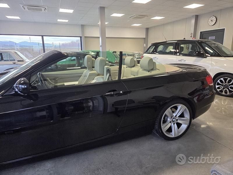 Usata BMW 320 2009 Nero Cabrio