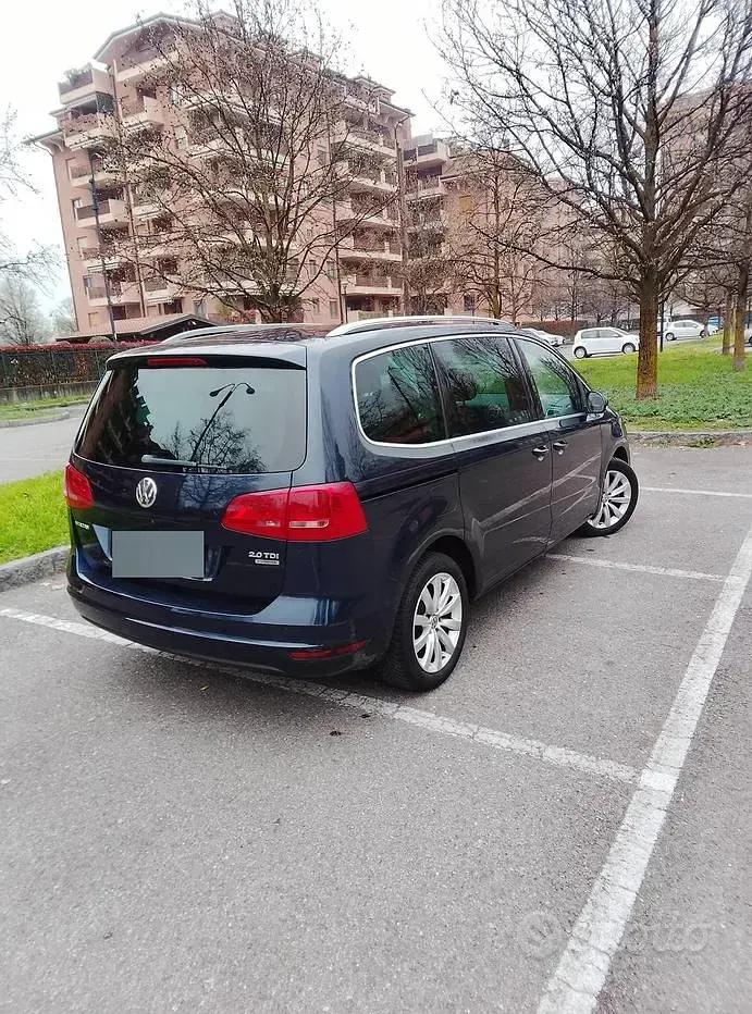 Usata VW Sharan 170 CV (125 kW) 2011 Blu Monovolume