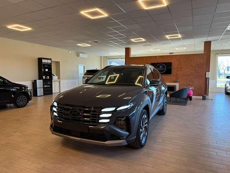 Nuova Hyundai Tucson 179 CV (131 kW) 2026 Ecotronic gray SUV