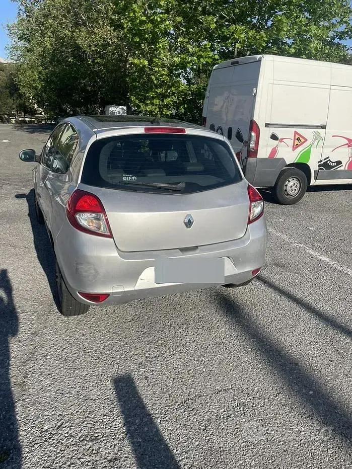 Usata Renault Clio III 48 CV (35 kW) 2011 Grigio