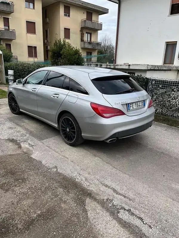 Usata Mercedes CLA200 Shooting Brake AMG line 136 CV (100 kW) 2016 Argento Station wagon