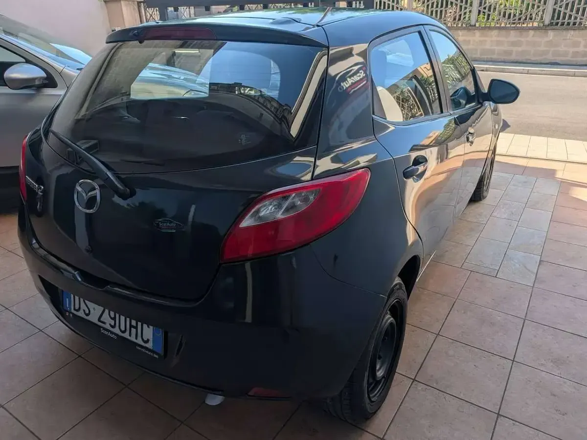 Usata Mazda 2 68 CV (50 kW) 2008 Grigio Utilitaria