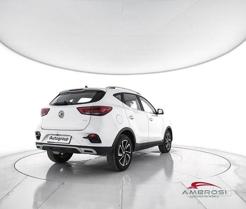 Usata MG ZS Luxury 106 CV (77 kW) 2024 Bianco SUV