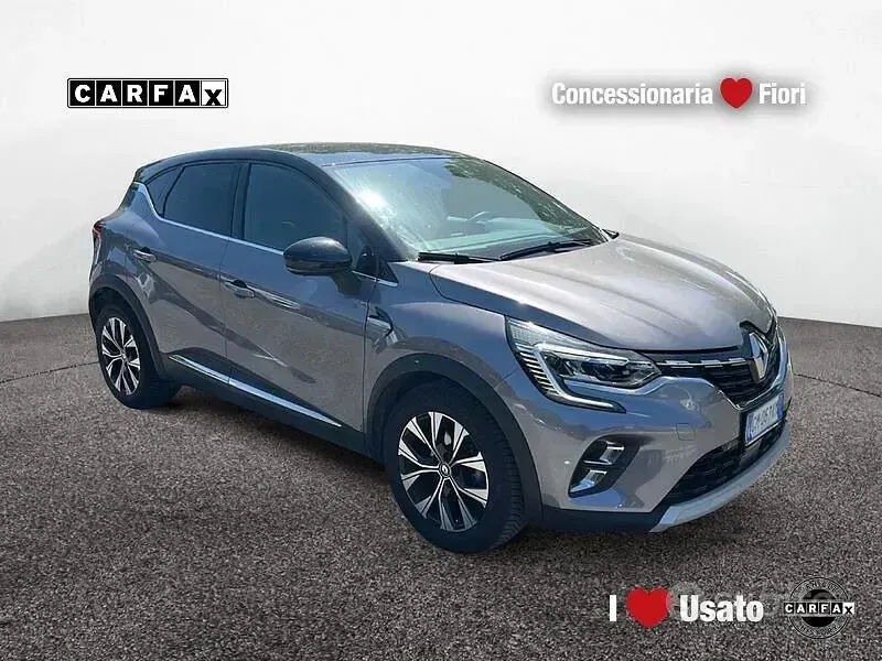 Usata Renault Captur Intens 101 CV (74 kW) 2023 Grigio SUV
