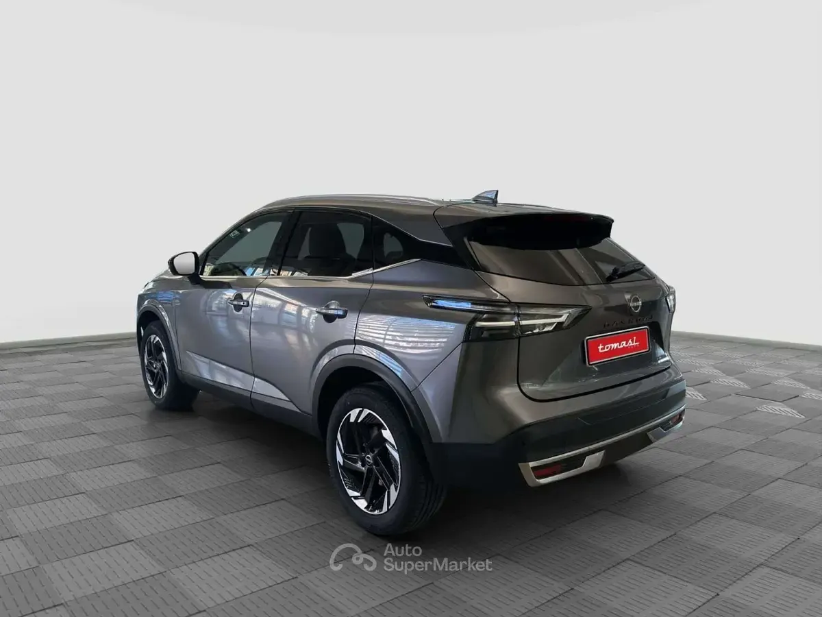 Usata Nissan Qashqai N-Connecta 158 CV (116 kW) 2026 Gray SUV