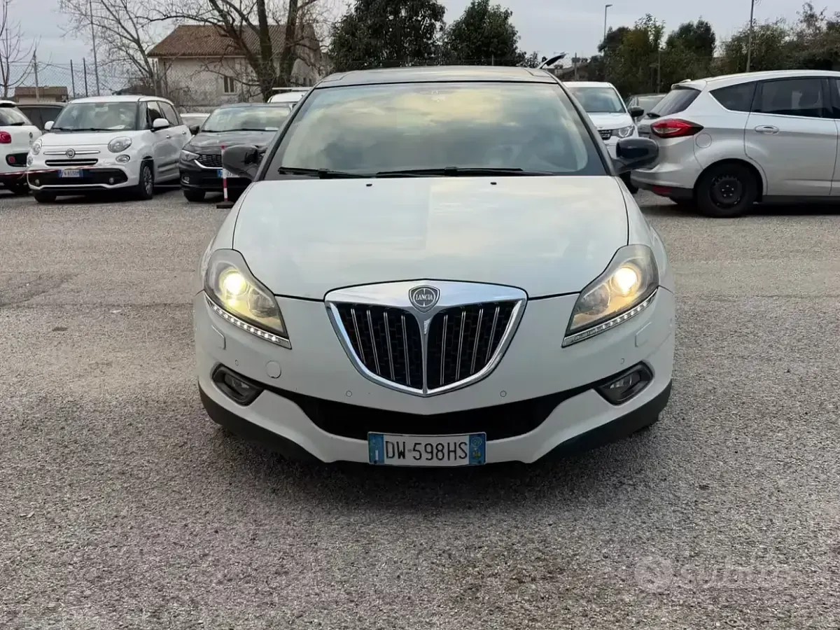 Usata Lancia Delta 200 CV (147 kW) 2009 Bianco Utilitaria