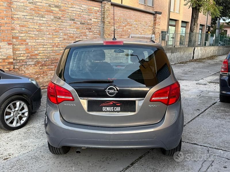 Usata Opel Meriva 95 CV (69 kW) 2011 Marrone Monovolume