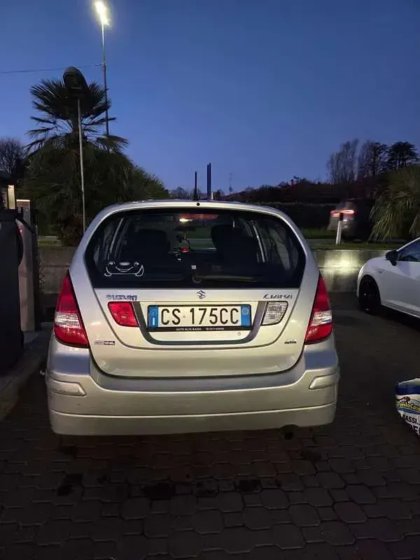 Usata Suzuki Liana 103 CV (75 kW) 2005 Station wagon