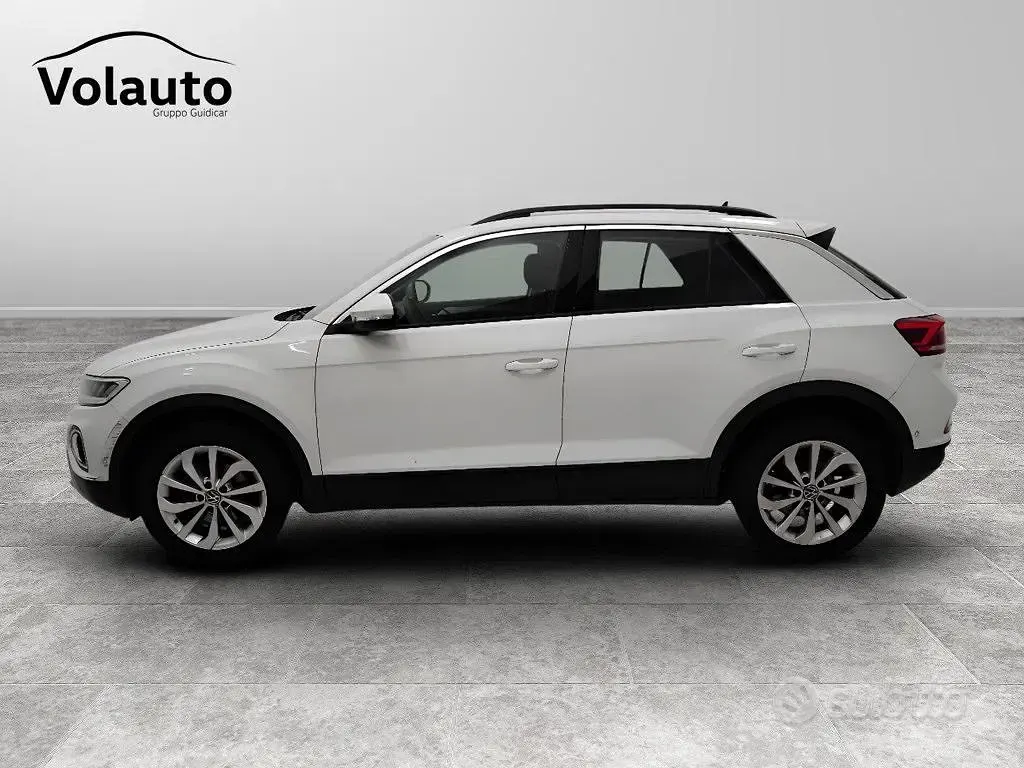 Usata VW T-Roc Life 110 CV (80 kW) 2023 Bianco SUV