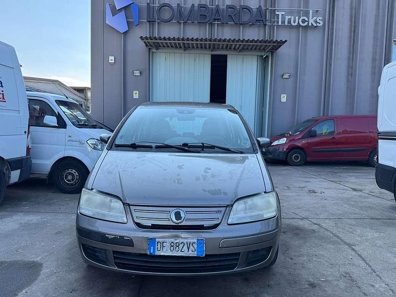 Usata Fiat Idea 77 CV (56 kW) 2006 Grigio Monovolume
