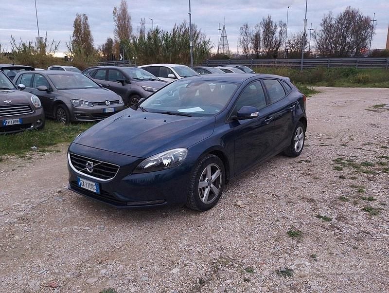 Second-hand Volvo V40 150 CP (110 kW) 2015 Albastru Break