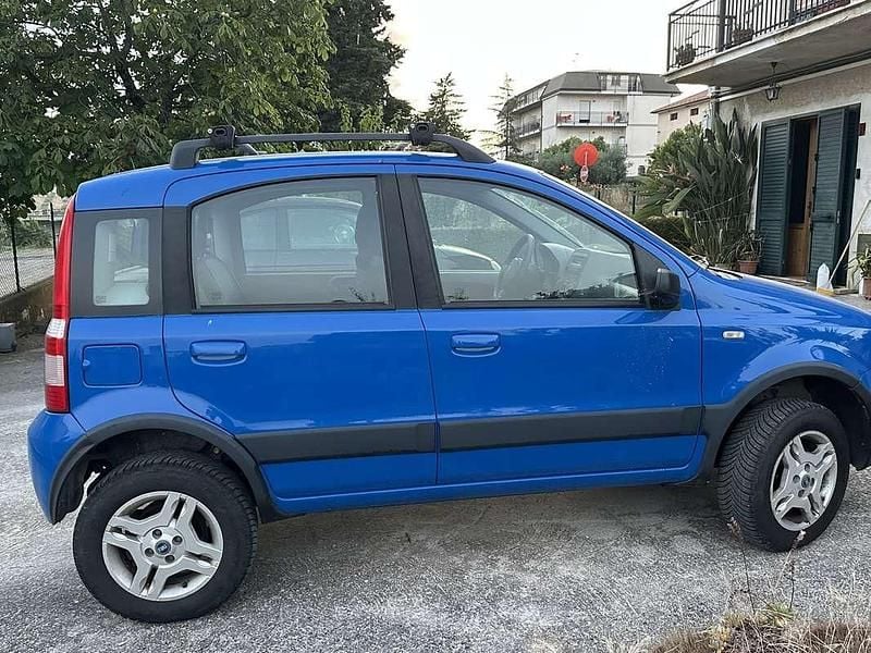 Usata Fiat Panda 4x4 Climbing 60 CV (44 kW) 2004 Blu/azzurro Utilitaria