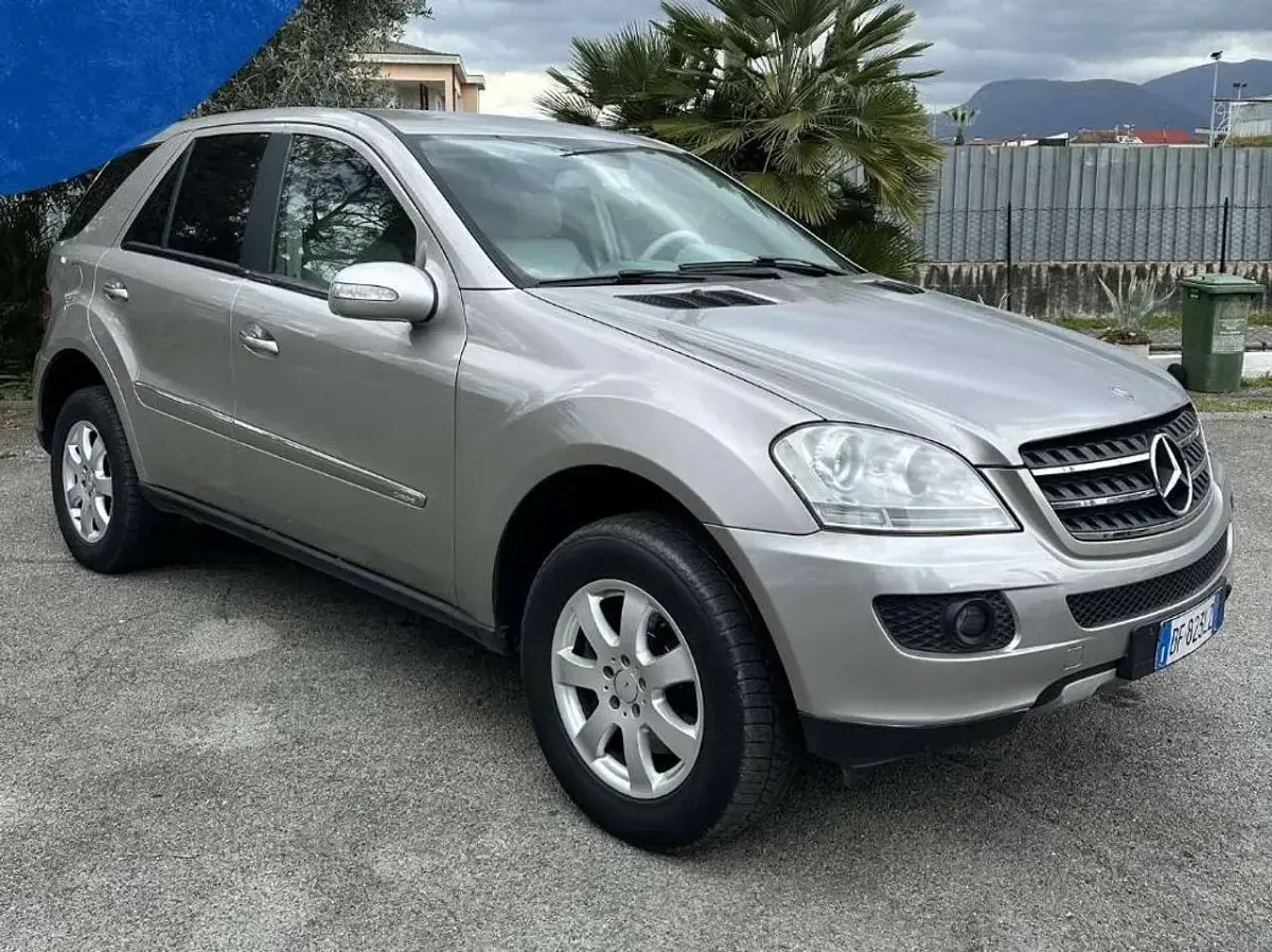 Usata Mercedes ML280 Chrome 190 CV (139 kW) 2007 Beige SUV