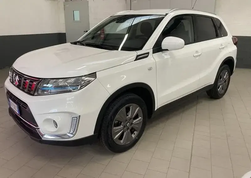 Usata Suzuki Vitara Cool 129 CV (94 kW) 2023 Bianco SUV