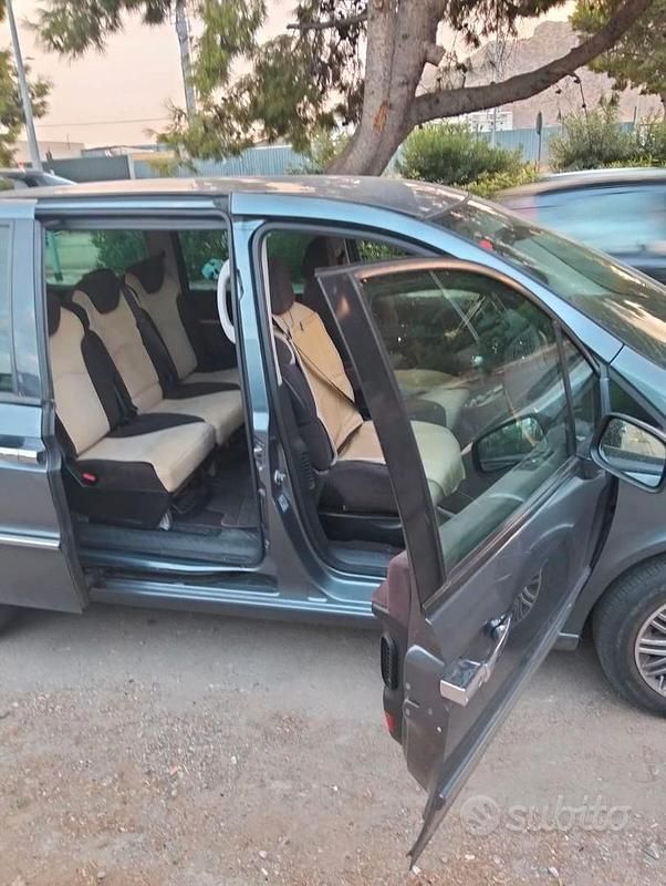 Usata Lancia Phedra 136 CV (100 kW) 2008 Grigio Monovolume