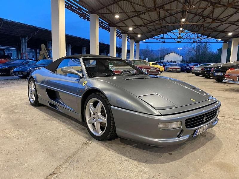 Usata Ferrari F355 380 CV (279 kW) 1999 Grigio Cabrio