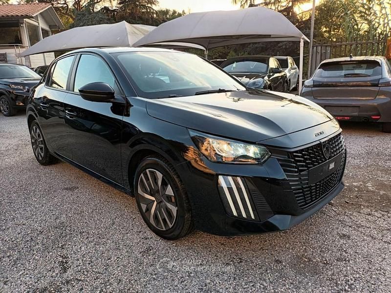 Usata Peugeot 208 Active 101 CV (74 kW) 2024 Nero Utilitaria