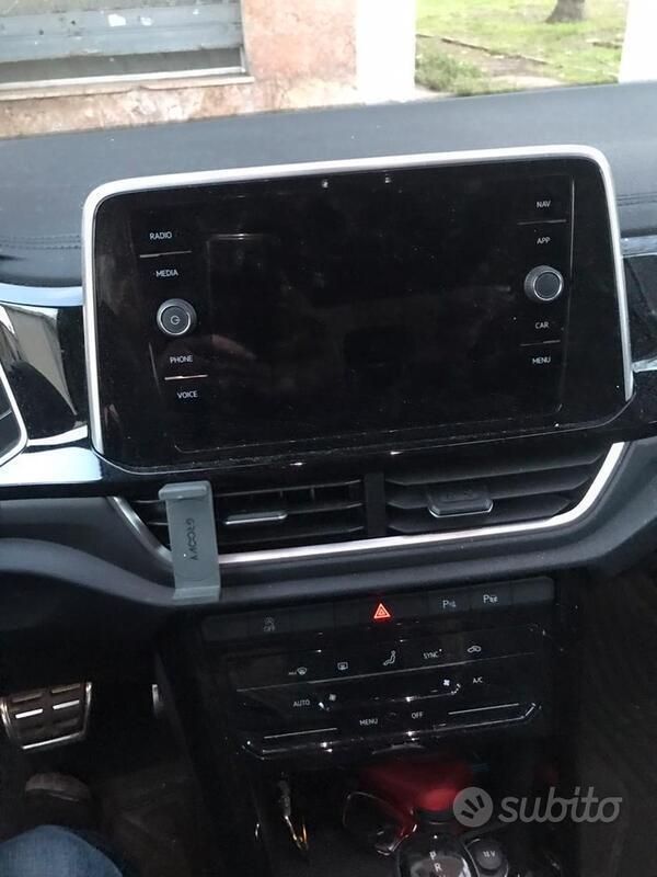 Usata VW T-Roc 150 CV (110 kW) 2024 Bianco SUV