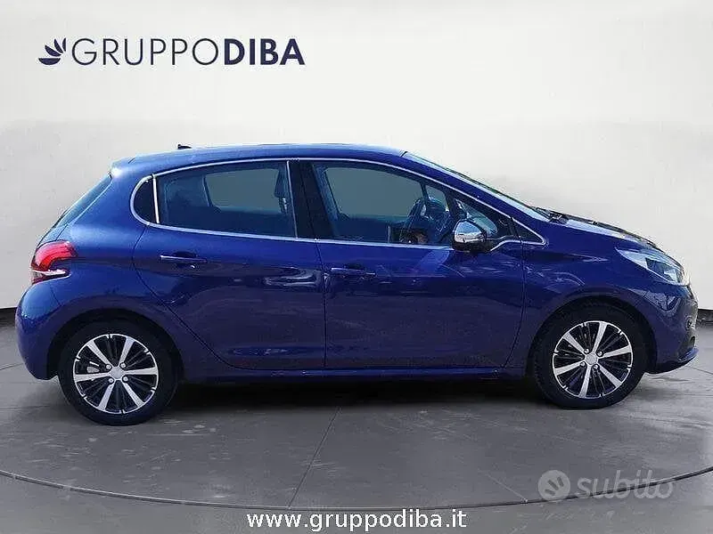 Usata Peugeot 208 Allure 82 CV (60 kW) 2015 Blu Utilitaria