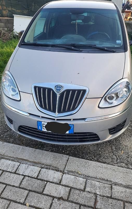 Usata 2012 Lancia Musa Monovolume | 1100 € (Super prezzo) - Immagine 1/4
