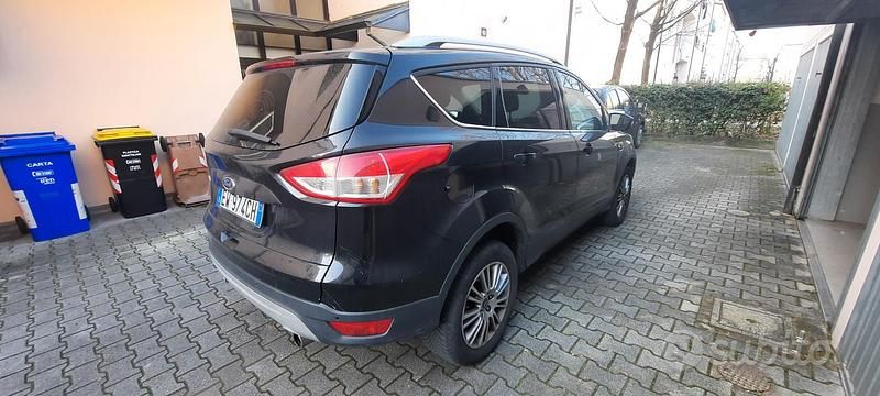 Usata Ford Kuga Business Edition 140 CV (102 kW) 2012 Nero SUV