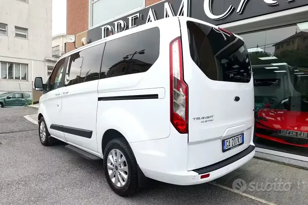 Usata Ford Tourneo Custom 131 CV (96 kW) 2020 Bianco Furgone