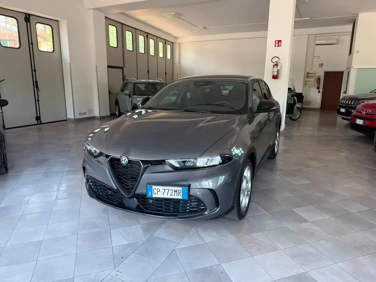 Usata Alfa Romeo Tonale Super 131 CV (96 kW) 2023 Grigio SUV