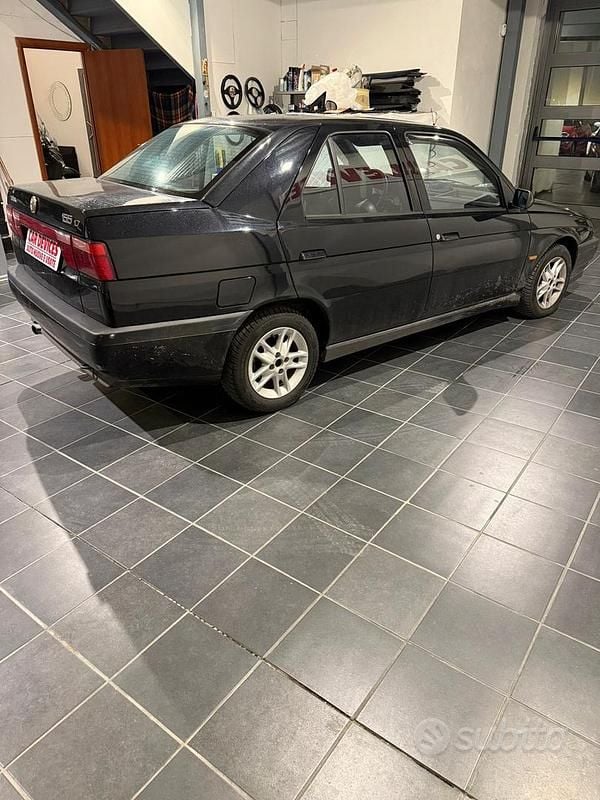 Usata Alfa Romeo 155 126 CV (92 kW) 1993 Nero Berlina