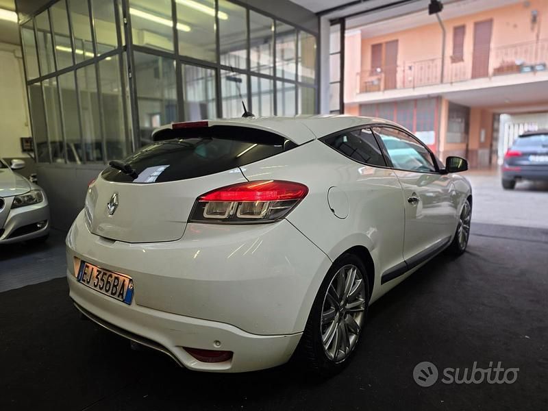 Usata Renault Mégane Coupé GT 110 CV (80 kW) 2011 Bianco Coupé