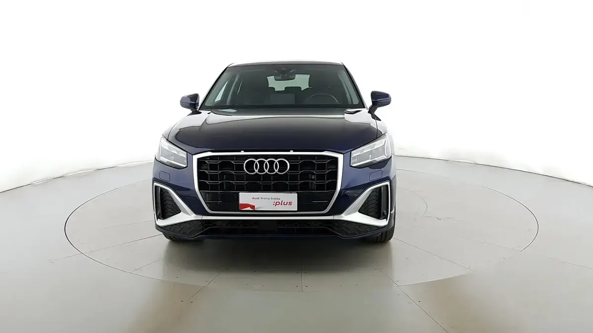 Usado Audi Q2 S-Line 150 CV (110 kW) 2025 Azul SUV