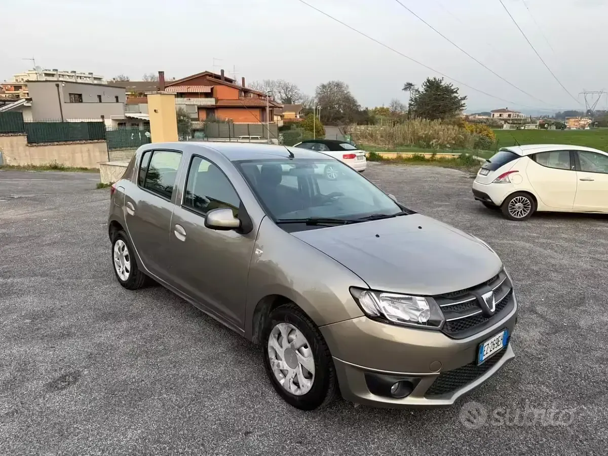 Usata Dacia Sandero Stepway 90 CV (66 kW) 2017 Giallo Berlina