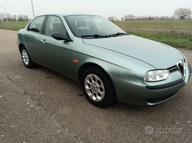 Usato 2001 Alfa Romeo 156 1.7 Benzin 140 CV (5.300 €)