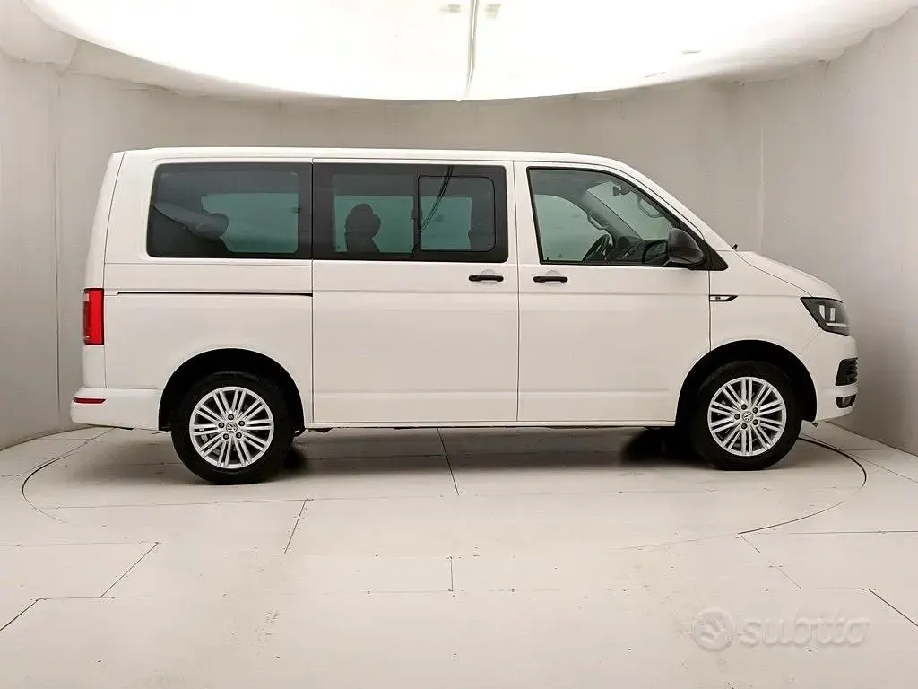 Usata VW Multivan Comfortline 150 CV (110 kW) 2017 Bianco Monovolume
