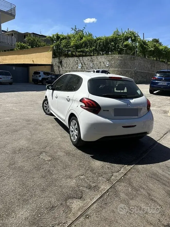 Usata Peugeot 208 92 CV (67 kW) 2018 Bianco Utilitaria