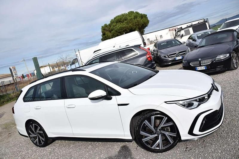 Usata VW Golf VII R-line 150 CV (110 kW) 2020 Bianco Station wagon