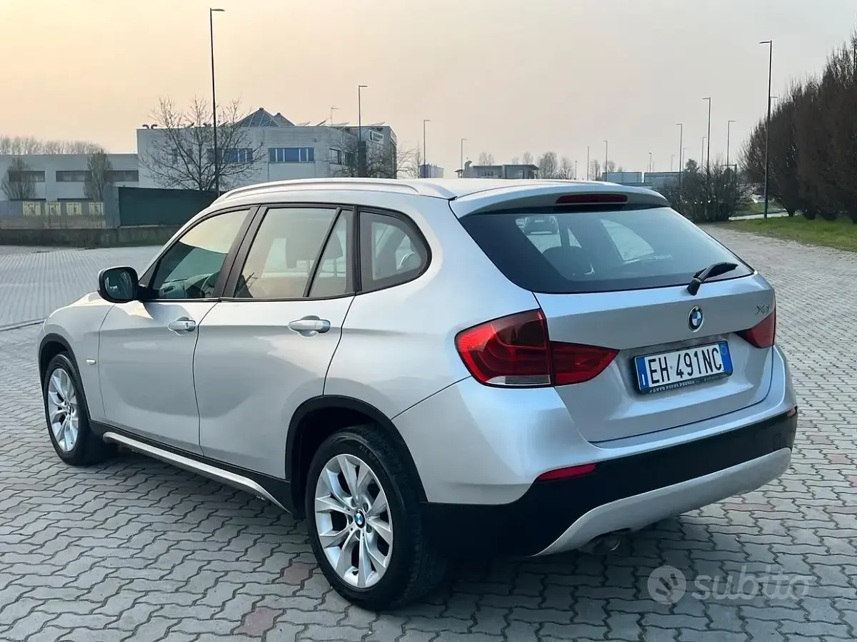 Usado BMW X1 Efficient Dynamics 177 CV (130 kW) 2011 Gris SUV