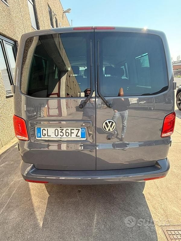 Usata VW Caravelle 150 CV (110 kW) 2022 Monovolume