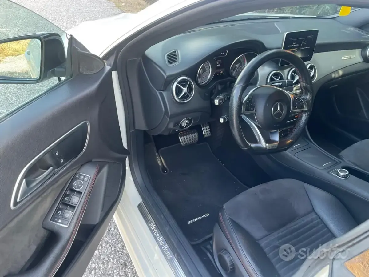 Usata Mercedes CLA200 Premium 136 CV (100 kW) 2015 Bianco Coupé