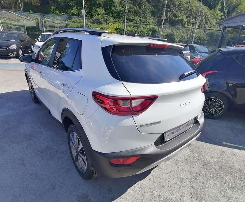 Usata Kia Stonic Style 84 CV (61 kW) 2022 Bianco SUV