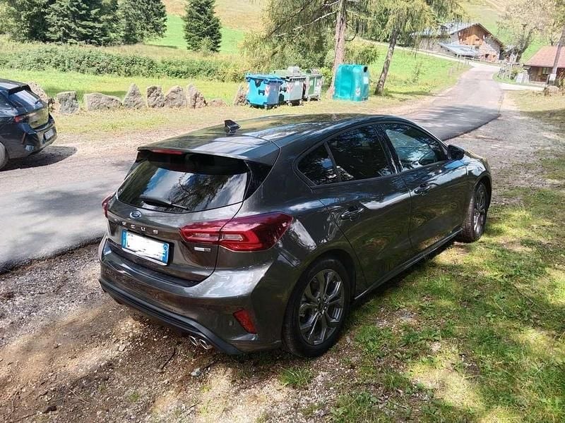 Usata 2023 Ford Focus ST-Line Berlina | 20.000 € (Buon prezzo) - Immagine 1/4
