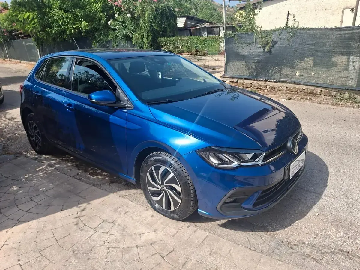 Usata VW Polo Life 95 CV (69 kW) 2023 Blu Utilitaria