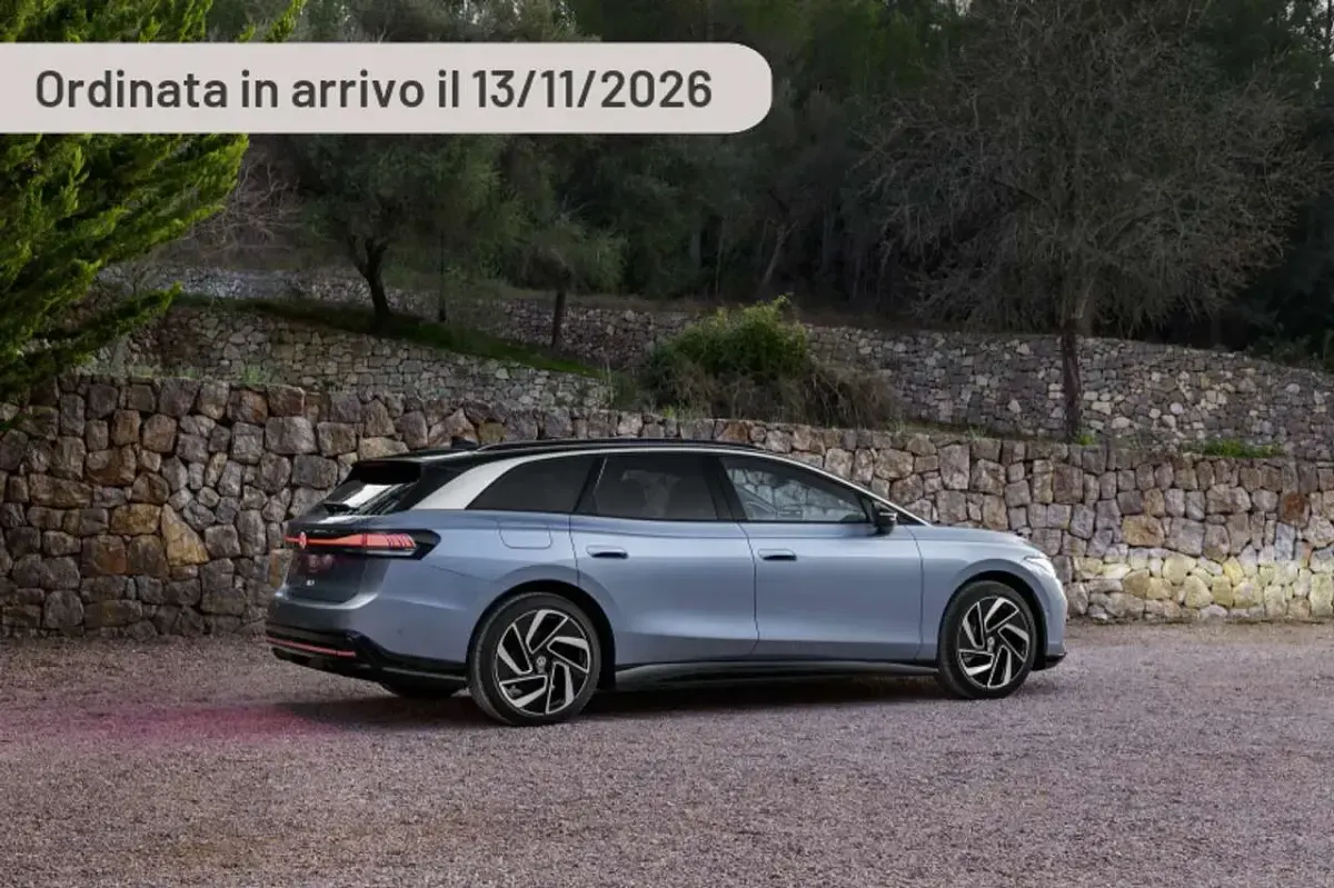 Używany VW ID.7 Pro 88 kW (121 KM) 2024 Srebrny Kombi